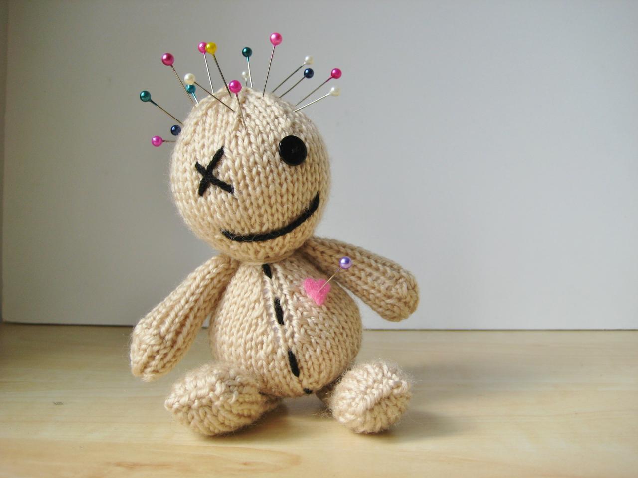 Voodoo Doll Toy Knitting Pattern on Luulla