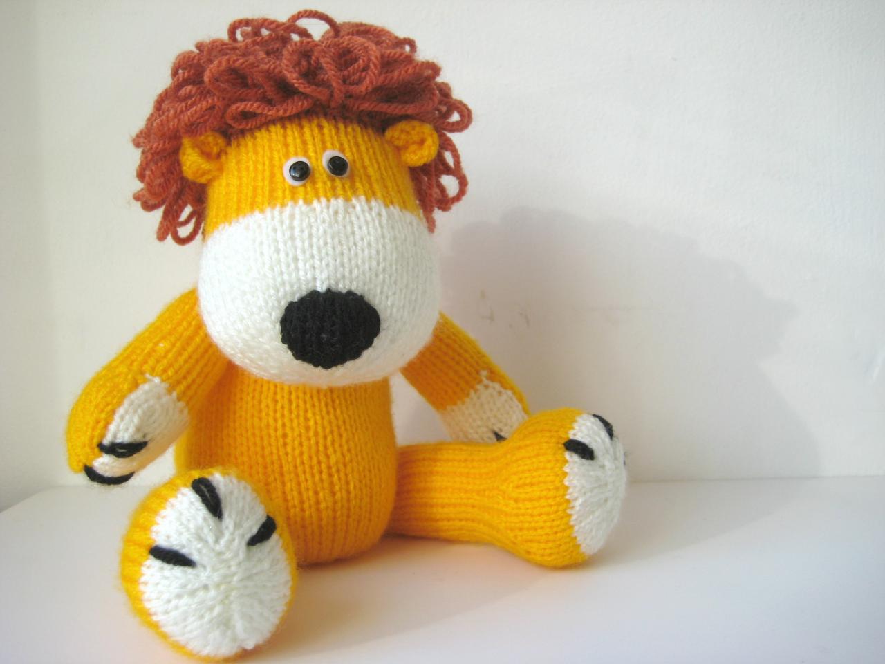 Samson The Lion Toy Knitting Pattern on Luulla